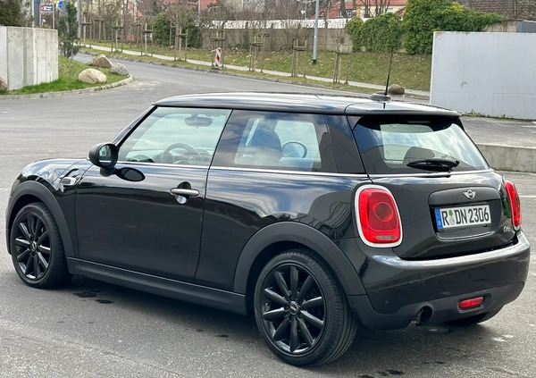 MINI ONE cena 38500 przebieg: 215739, rok produkcji 2017 z Góra małe 631